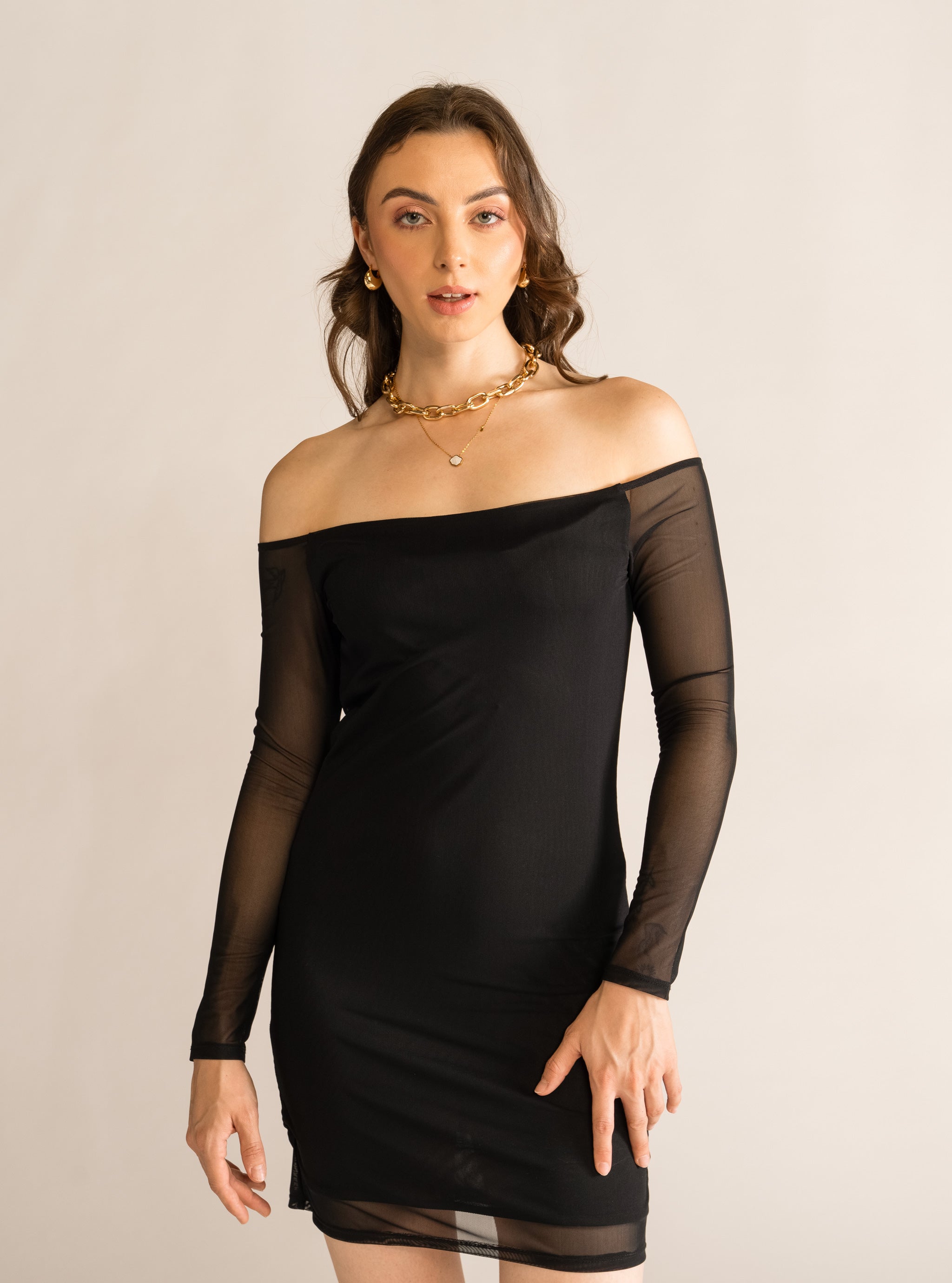Lady In Black Dress, Negro