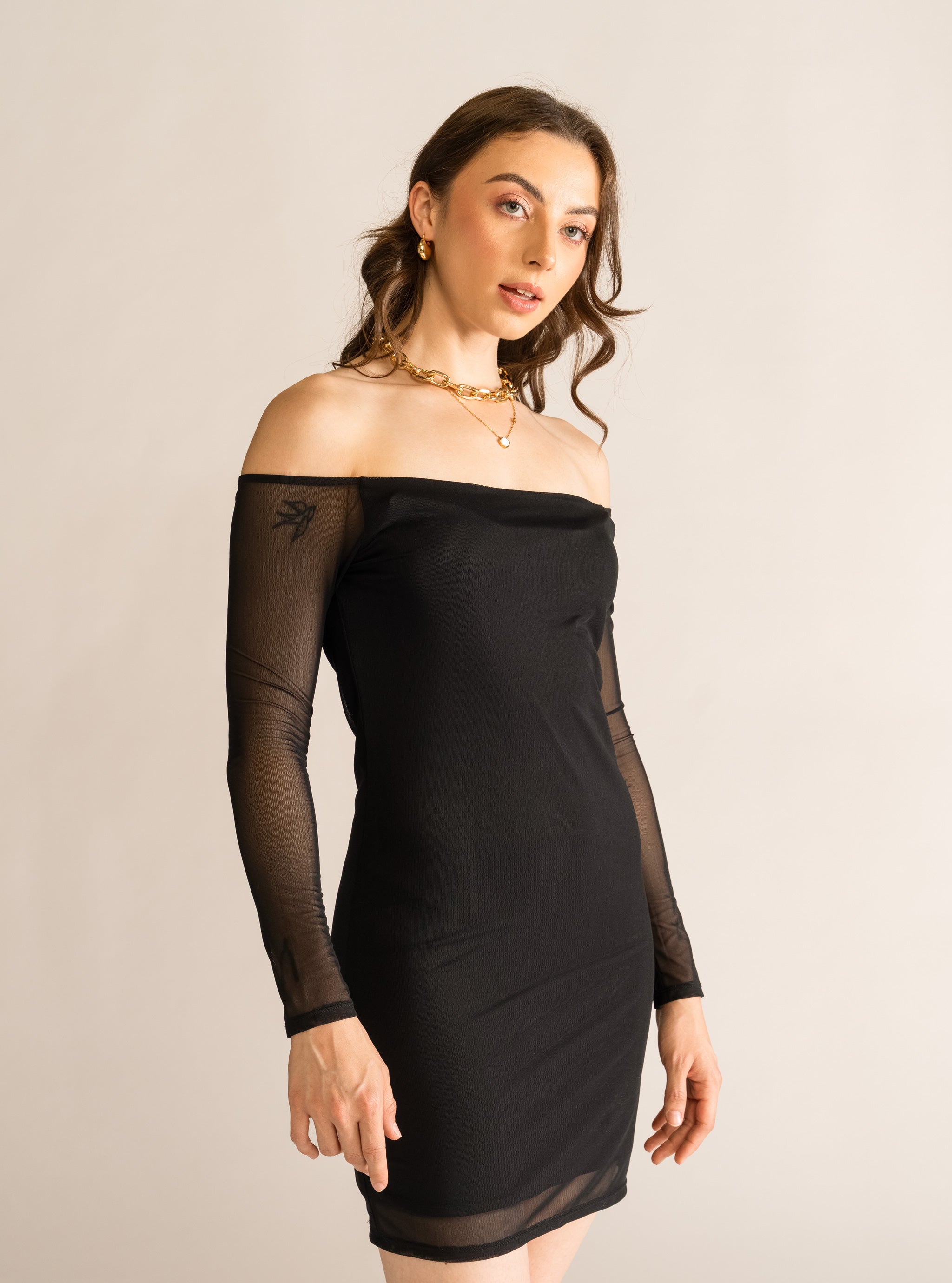 Lady In Black Dress, Negro